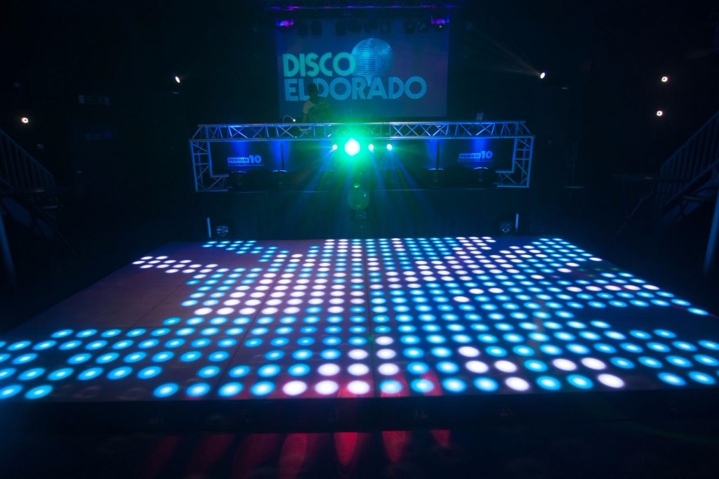 B2E - Back2Eldorado - The Dance Classics - Het speciale tintje aan deze avond is toch wel de verlichte retro dansvloer. Neemt je meteen terug naar de jaren 80 Disco.